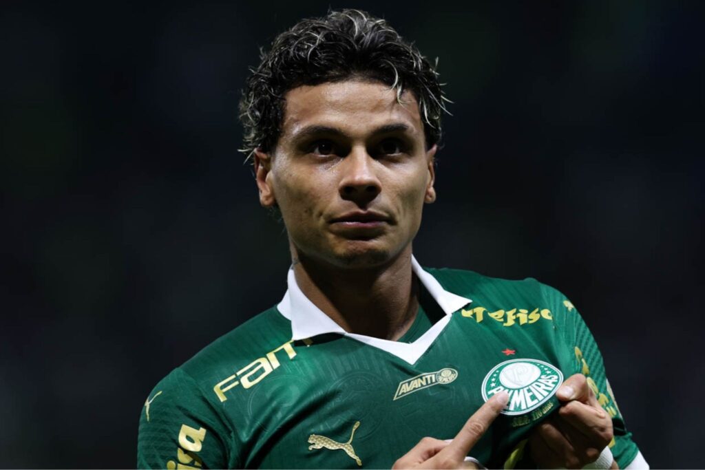 Richard Ríos em ação pelo Palmeiras