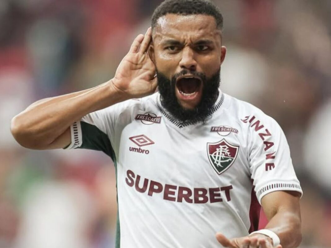 Samuel Xavier se irrita com sequência ruim do Fluminense