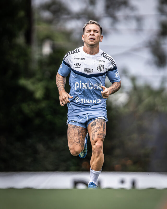 Soteldo durante treino do Santos (Foto: Raul Baretta/Santos FC)
