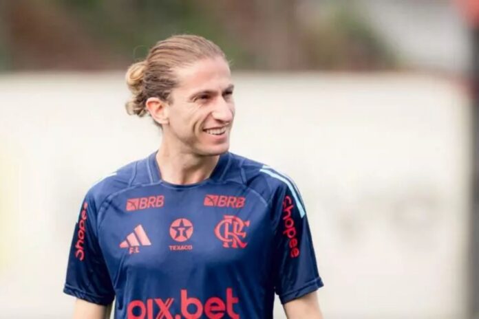 Técnico Filipe Luís durante treinamento do Flamengo