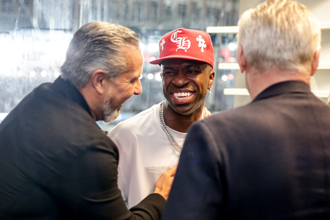 CEO do Al Hilal é sincero ao falar sobre a chegada de Vinicius Júnior