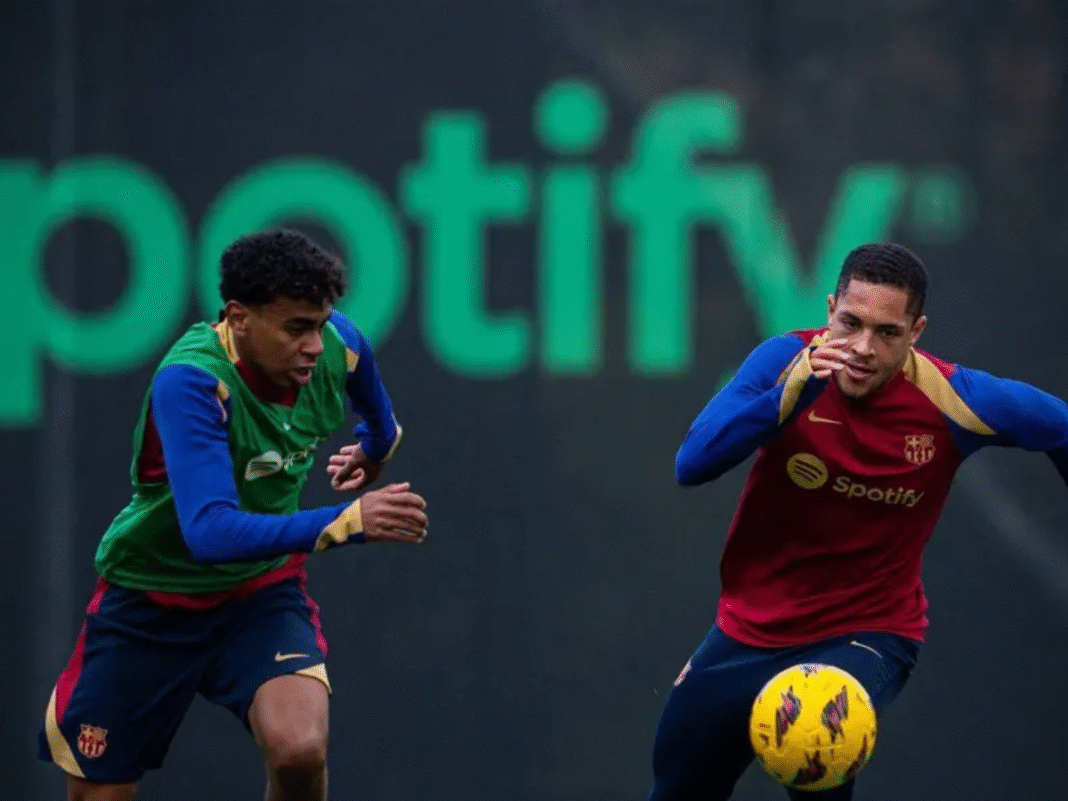 Saiba quanto Vitor Roque precisa trabalhar no Palmeiras para ganhar um mês de salário de Yamal, do Barcelona