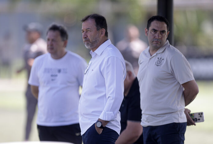 Chicão e Augusto melo em treino no Corinthians (Foto: Rodrigo Coca/Corinthians)