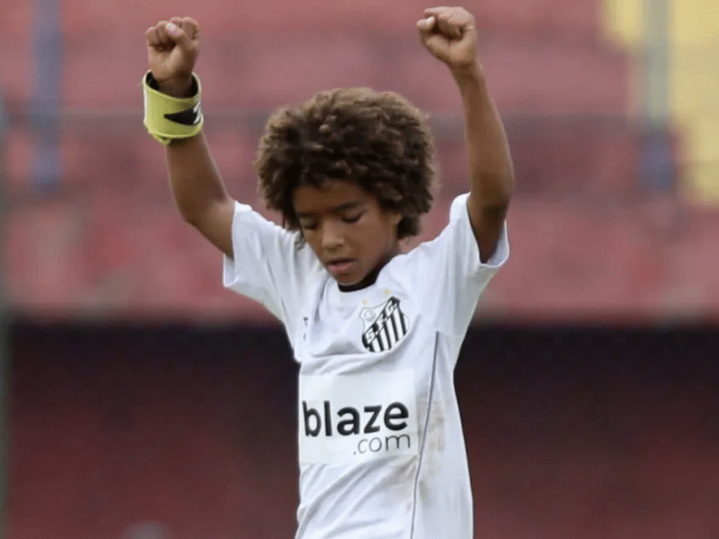 Kauan Basile em ação pelo Santos (Foto: Reprodução/Twitter Santos FC)