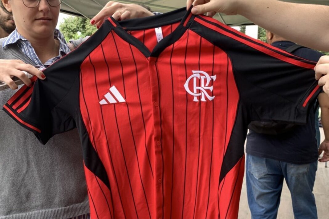 Veja fotos da nova camisa do Flamengo para a Copa do Mundo de Clubes