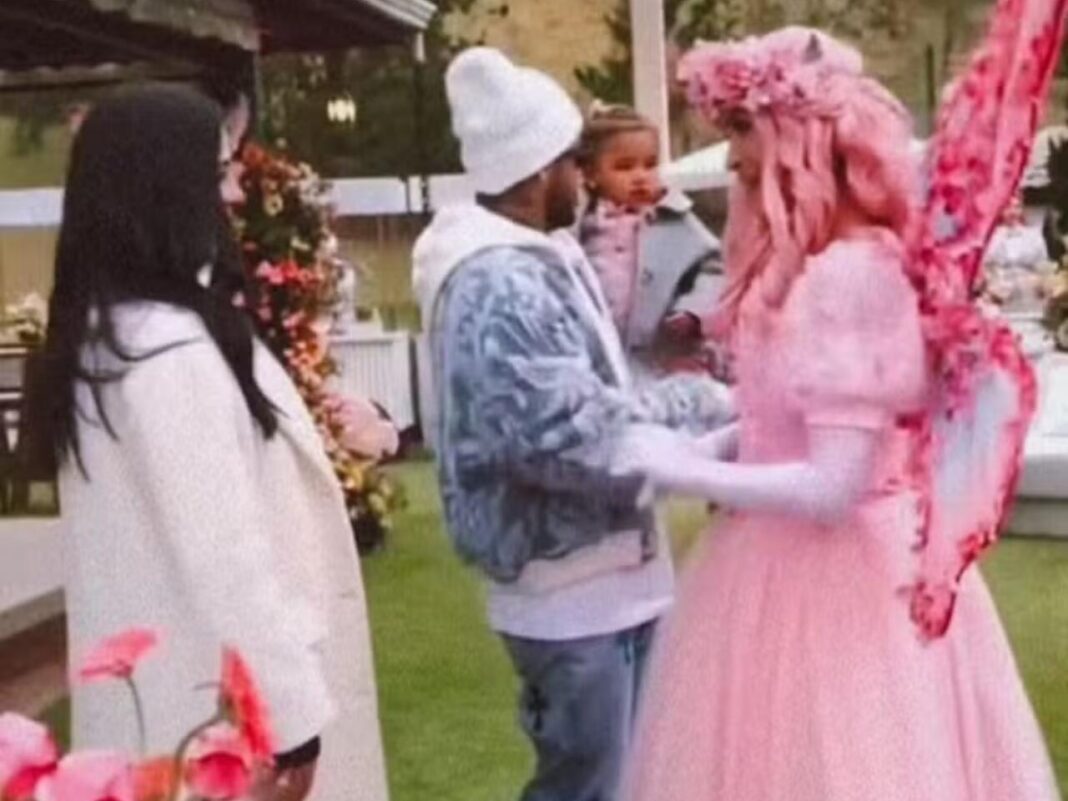 Bruna Biancardi levanta ‘bandeira branca’ e vai à festa de Helena com Neymar