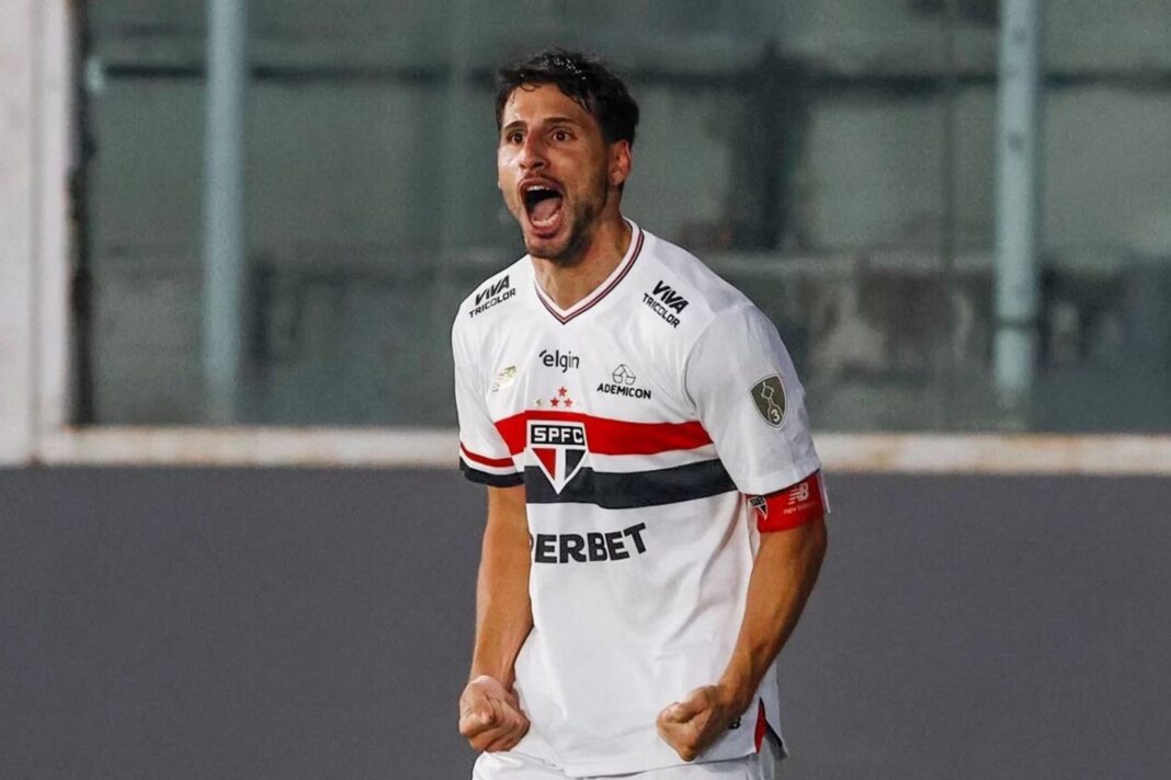 São Paulo toma atitude importante envolvendo retorno de Calleri