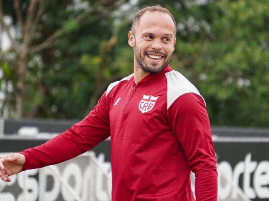 A declaração de Douglas Baggio, do CRB, sobre o Cruzeiro