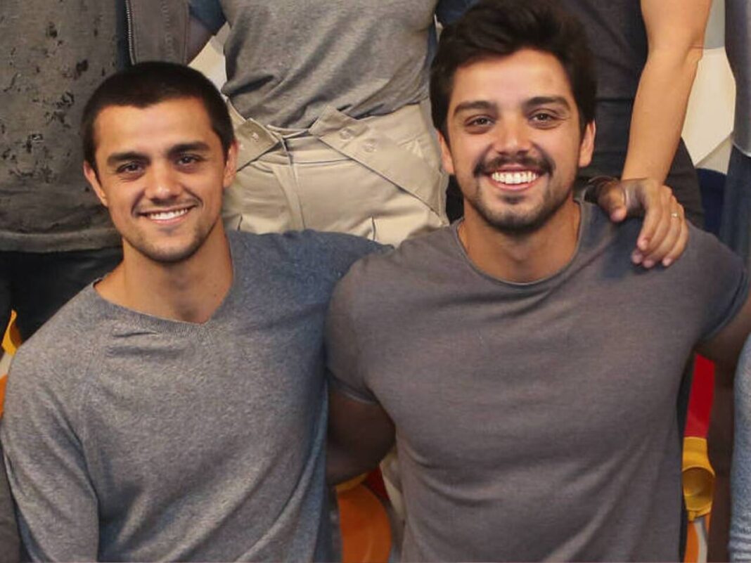 Como os irmãos Simas lidam com as profundas divergências entre eles?