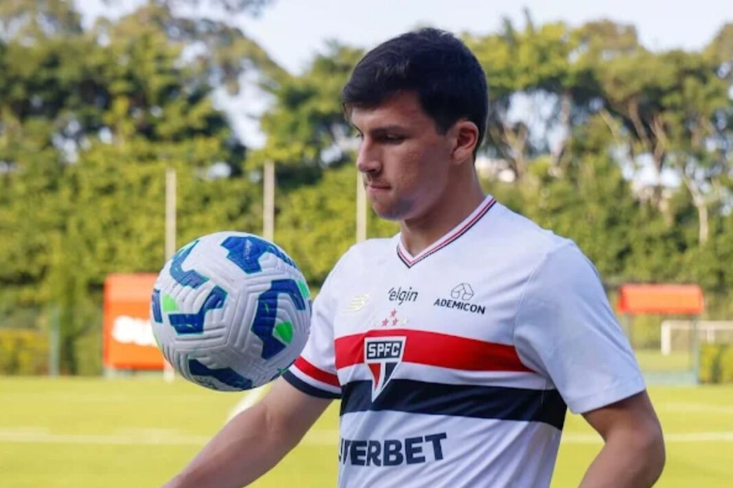 Tapia é sincero ao falar sobre a grandeza do São Paulo
