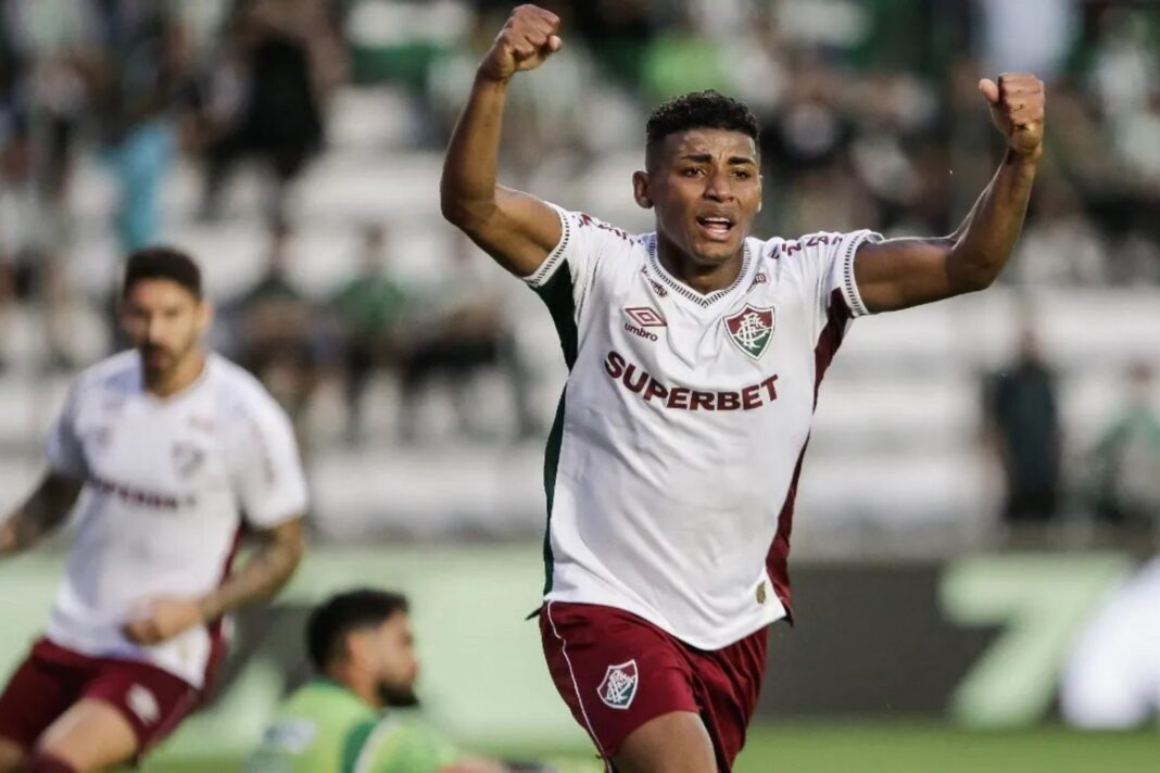O motivo pelo qual Hércules, do Fluminense, deixou a base do Santos