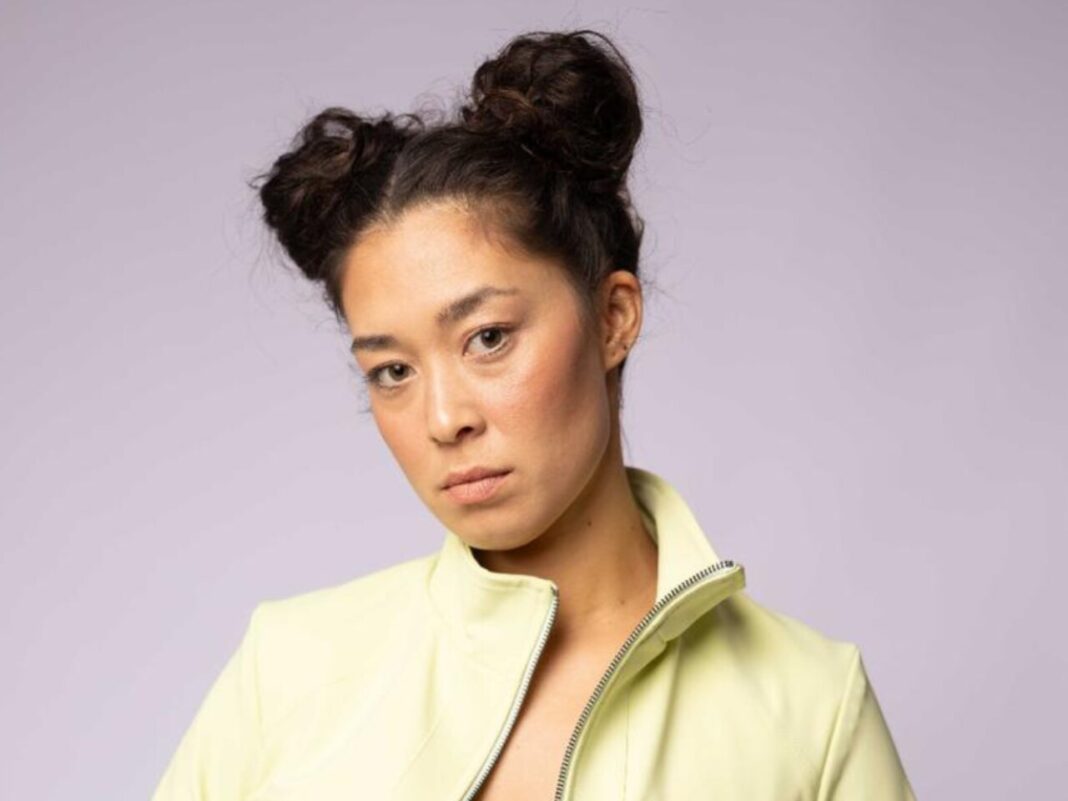 A semelhança entre Luana Tanaka e sua personagem em ‘Dona de Mim’, da Globo