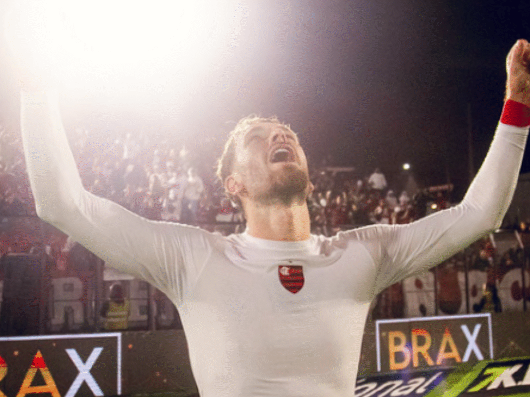 Time de videntes? Jogadores do Flamengo acertaram autores dos gols da vitória, revela Léo Pereira