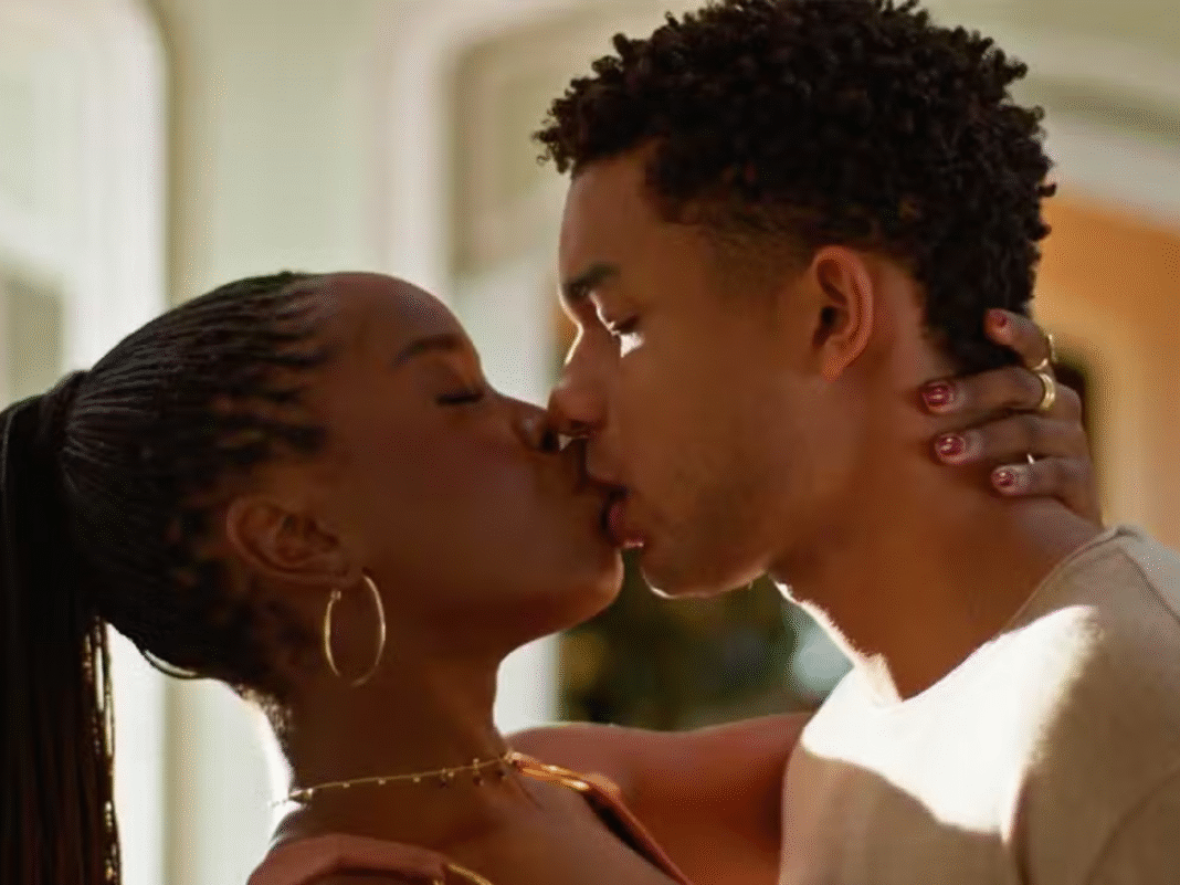 Dona de Mim: Leona e Samuel se beijam, e Sofia comemora