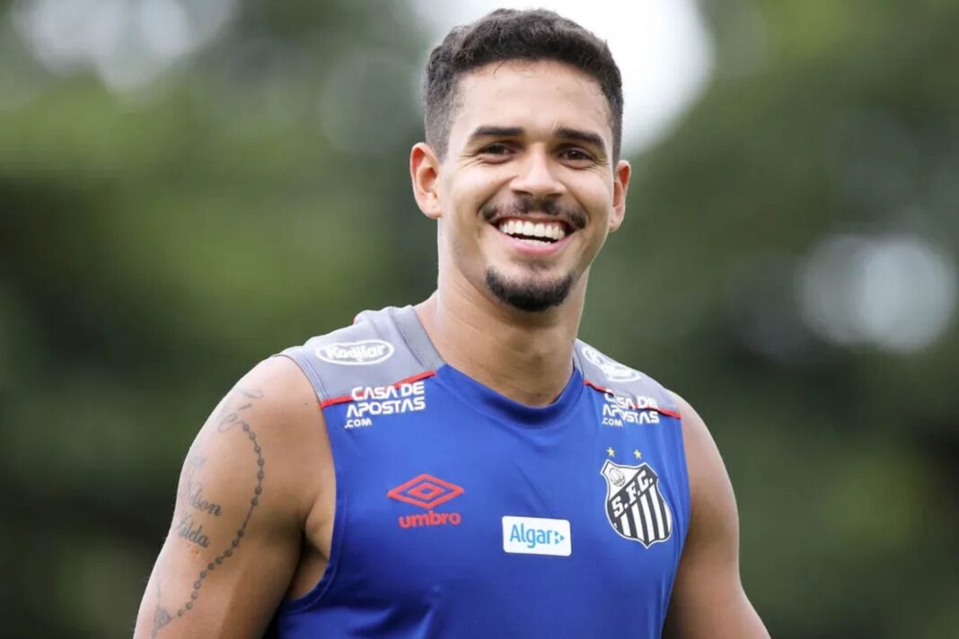 É oficial! Lucas Veríssimo assina com o seu novo time