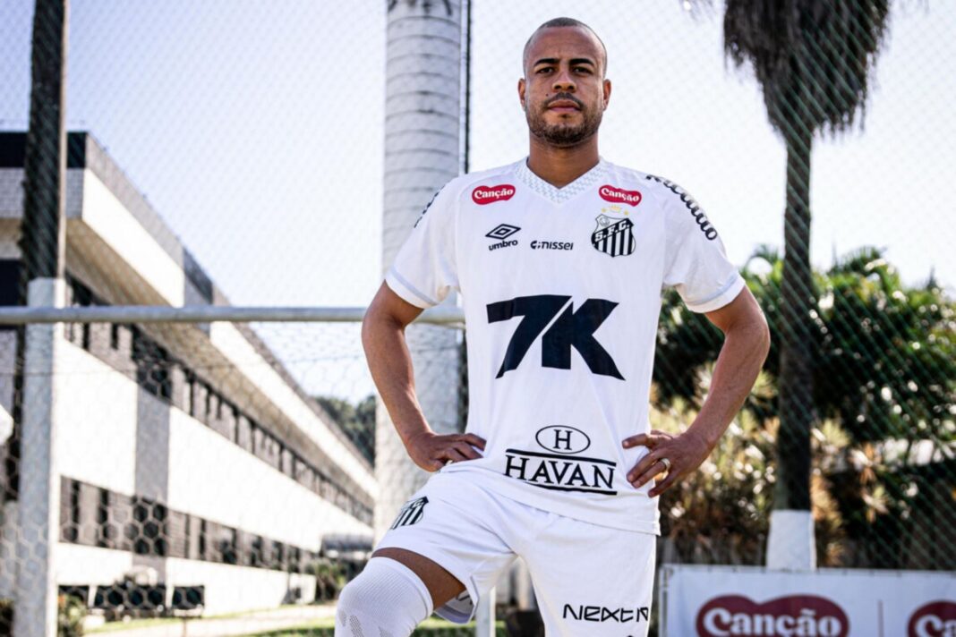 Cléber Xavier prepara o Santos com novidades no time titular