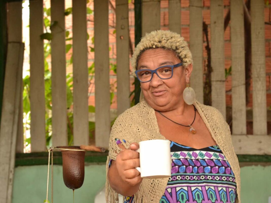 Aos 60 anos, morre dona Jacira, mãe de Emicida e Fióti