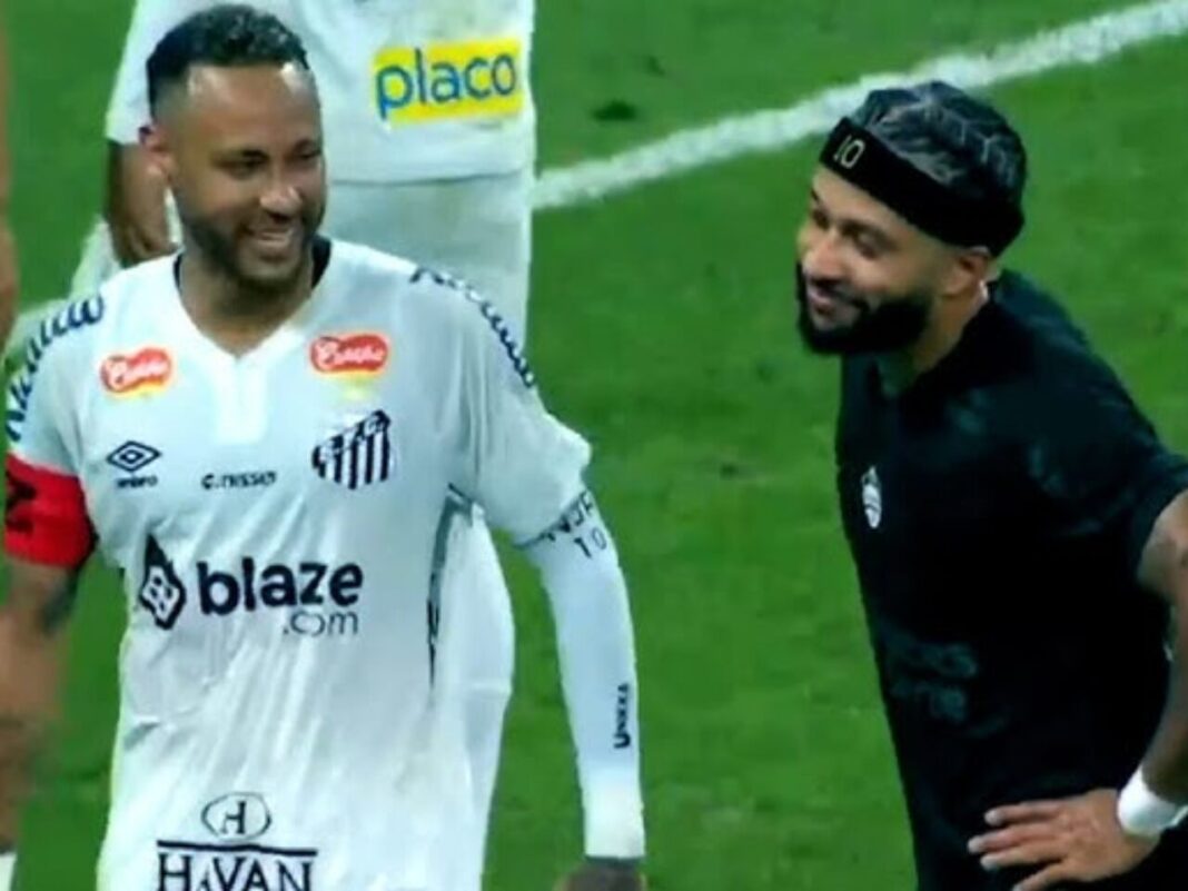 Puma lança chuteira especial em parceria com Neymar e Memphis Depay