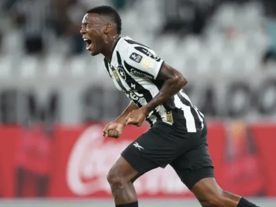 Patrick de Paula, ex-Botafogo, é anunciado por novo clube