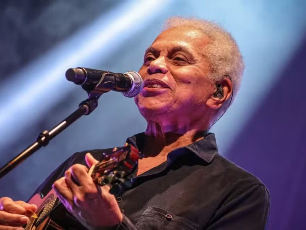 Paulinho da Viola passa por cirurgia em hospital no Rio de Janeiro