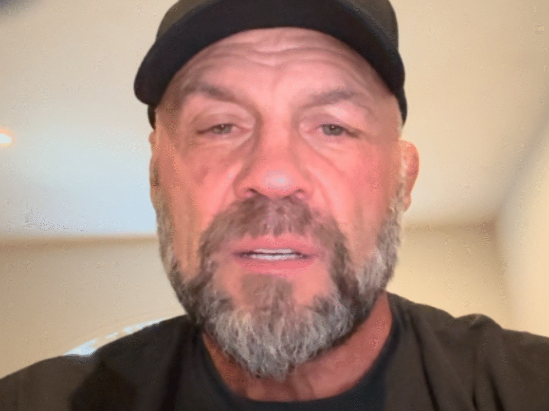 Randy Couture, do UFC, sofre acidente e é hospitalizado