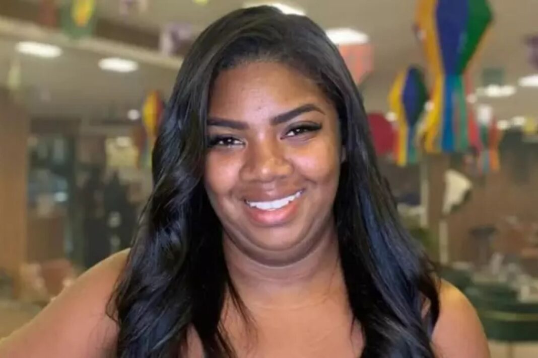 Raquel Brito comete gafe e ganha repercussão nas redes sociais