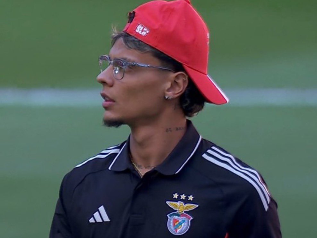 Richard Rious Richard Rios estreia pelo Benfica com promessa aos torcedores - Fato ...