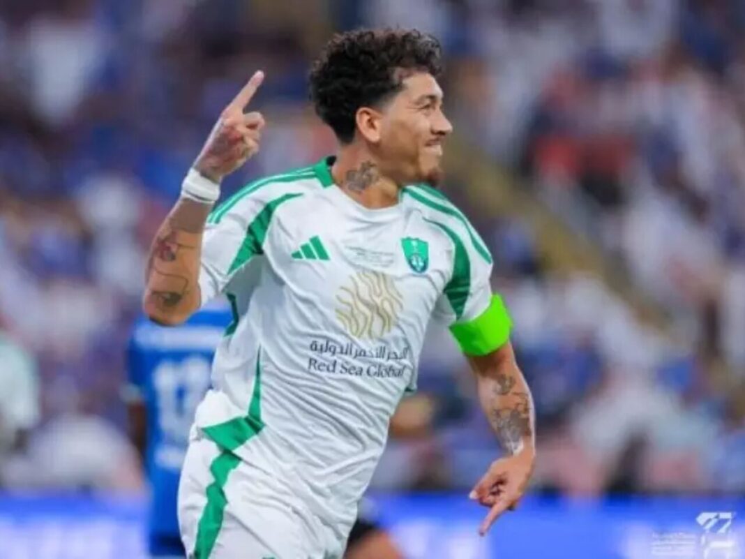 Na mira de brasileiros, Firmino acerta saída do Al-Ahly e define futuro