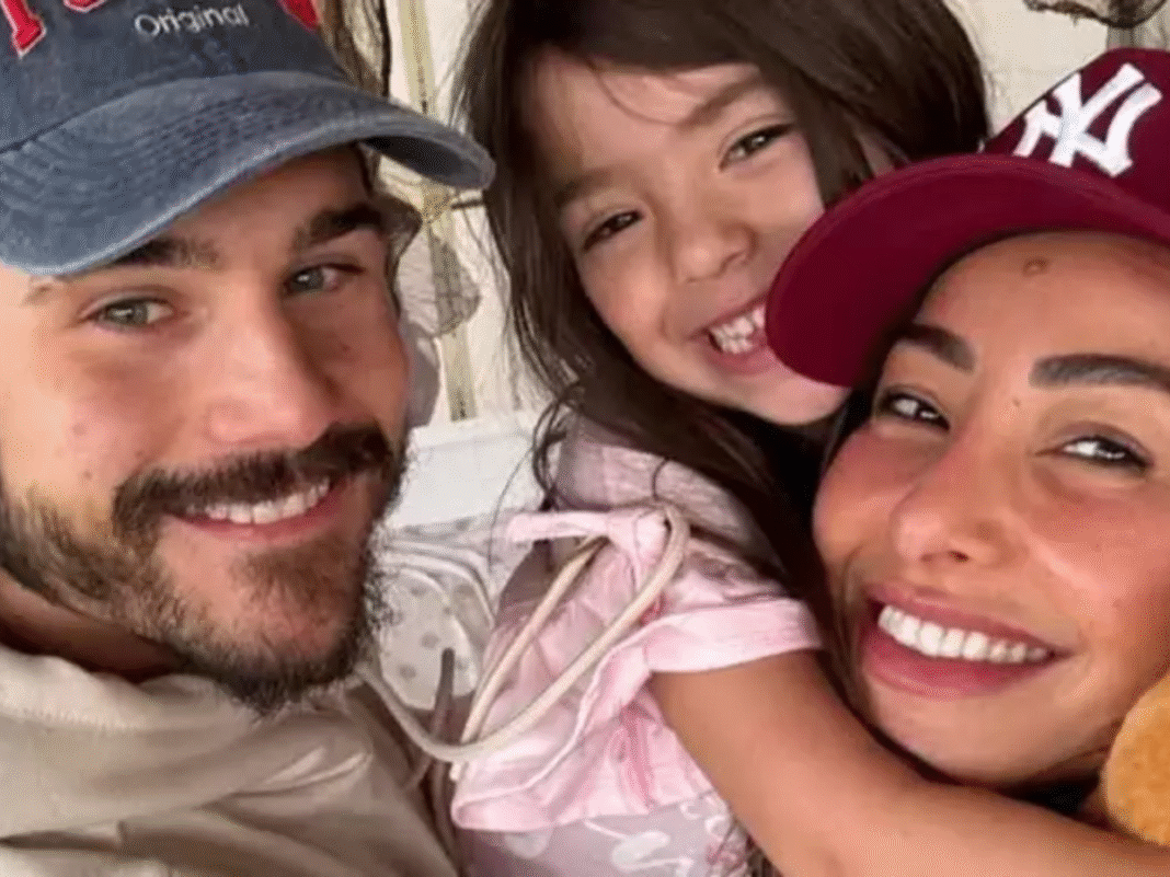 Filha de Sabrina Sato revela briga da mãe com Nicolas Prattes