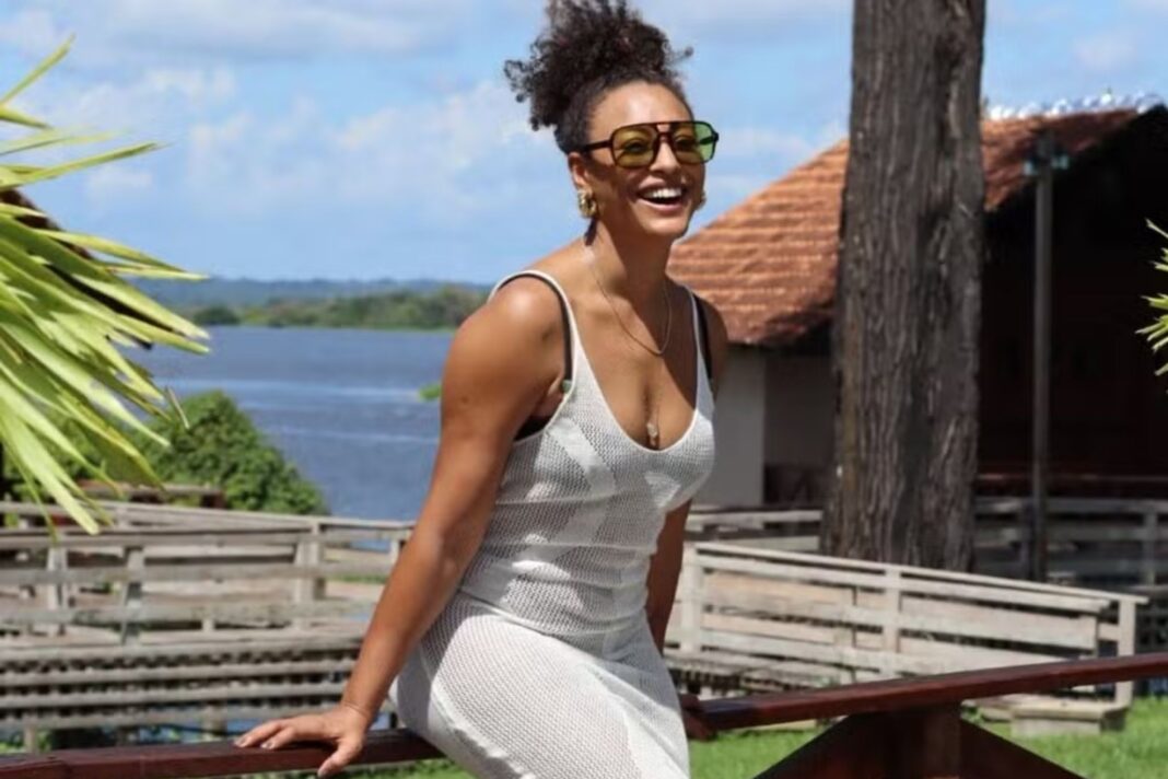 Muito gata! Veja fotos de Sheron Menezzes durante sua viagem