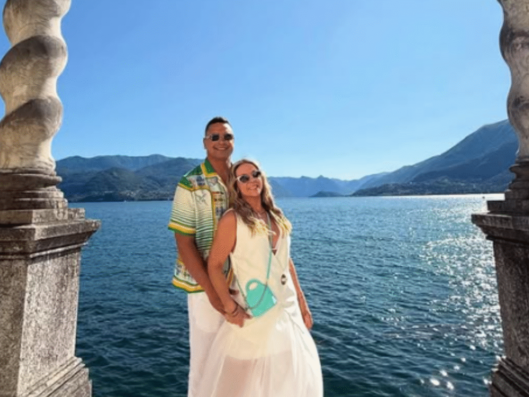 Xanddy e Carla Perez passam férias na Itália; veja fotos