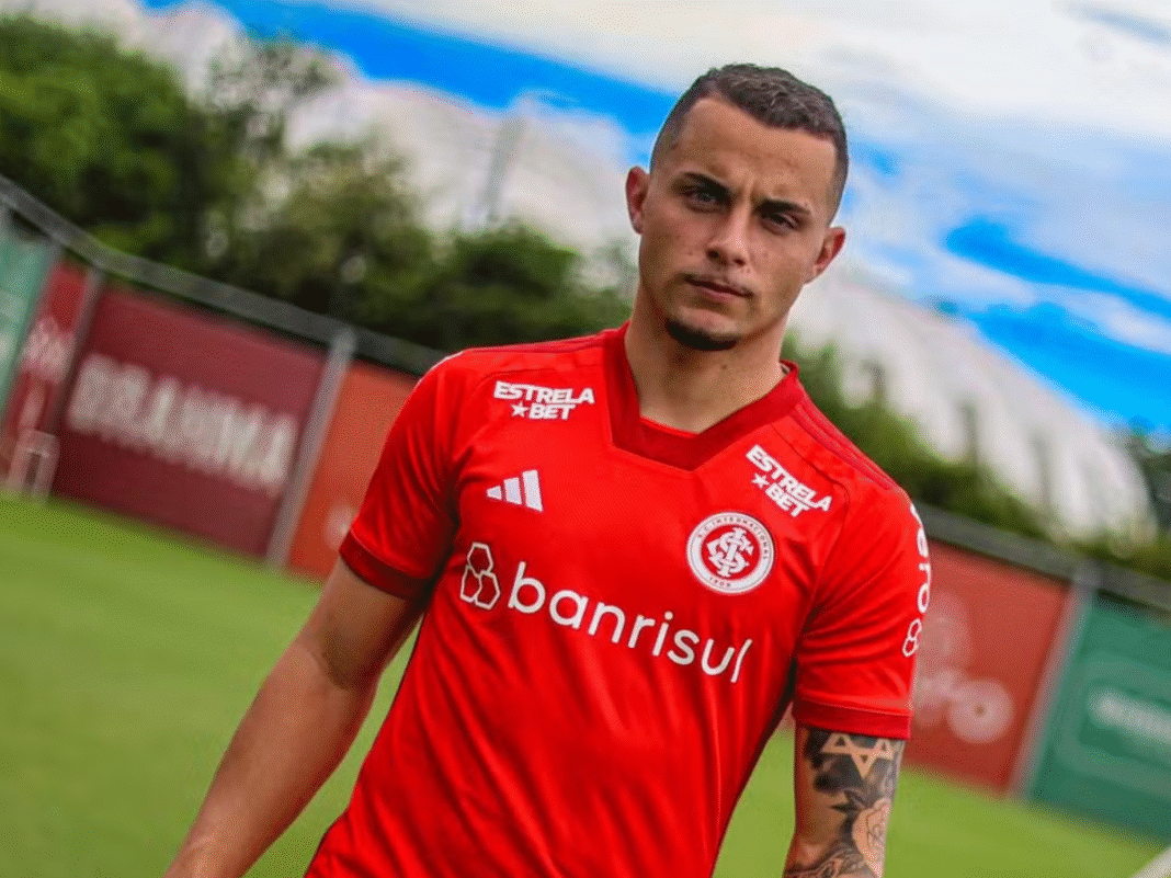 Bruno Gomes, do Internacional, projeto duelo contra o Atlético-MG no Brasileirão