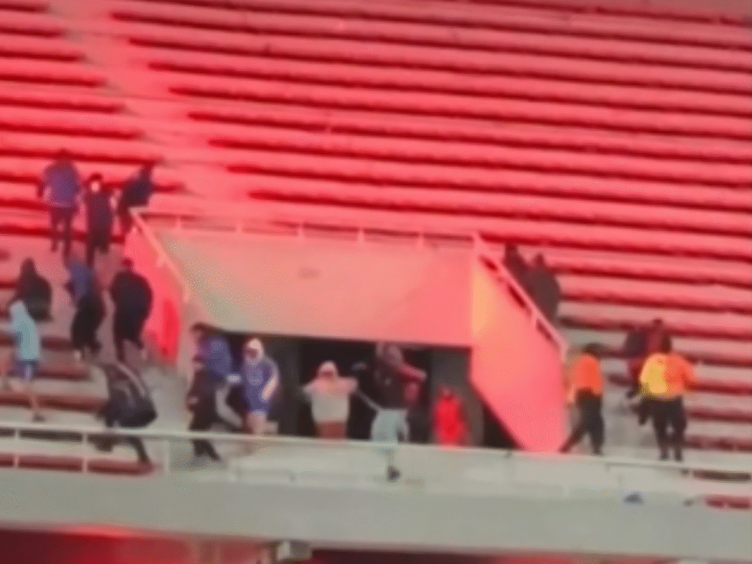 Estádio do Independiente será interditado após selvageria em jogo contra a La U