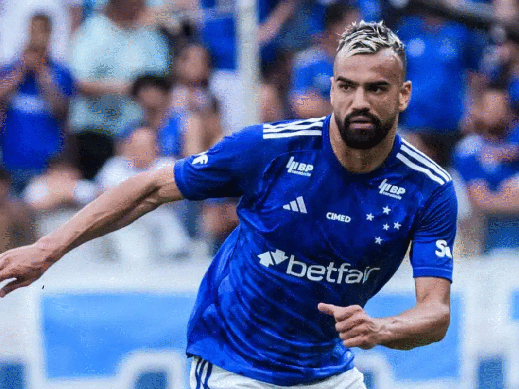 A declaração de Fabrício Bruno, do Cruzeiro, direcionada à arbitragem: “Pênalti não marcado…”