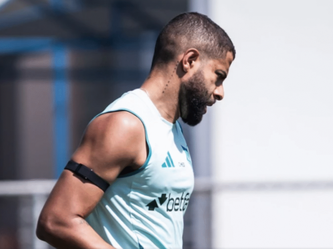 João Marcelo, do Cruzeiro, manda recado para o elenco antes de duelo com Vitória