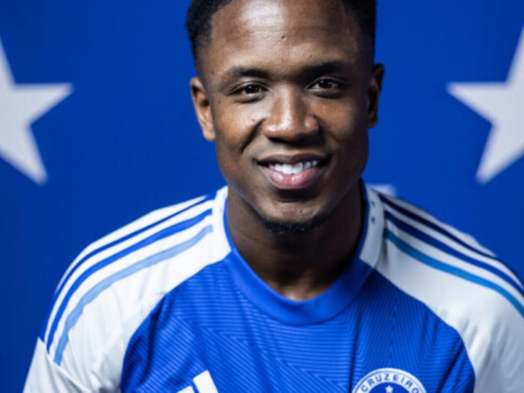 Veja numeração de Luis Sinisterra no Cruzeiro