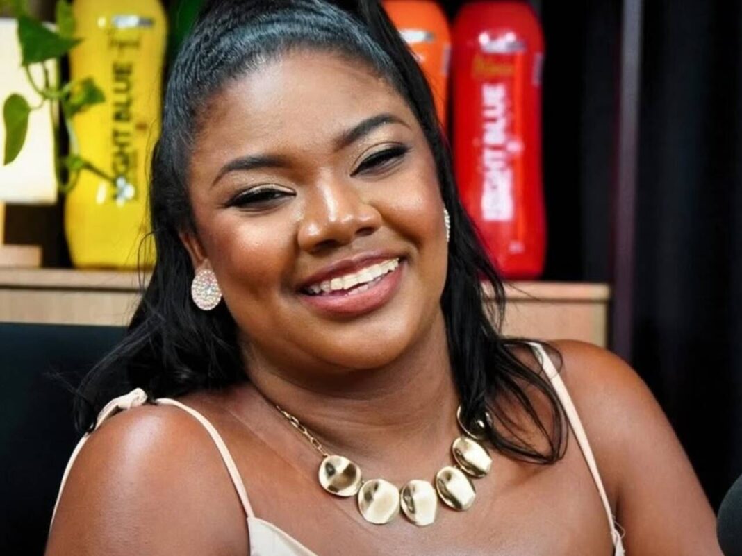 Raquel Brito expõe print com convite polêmico nas redes sociais