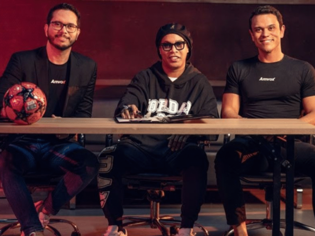 Ronaldinho Gaúcho é embaixador de nova marca