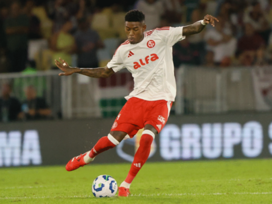 Internacional tem algumas condições para negociar Vitão, segundo portal