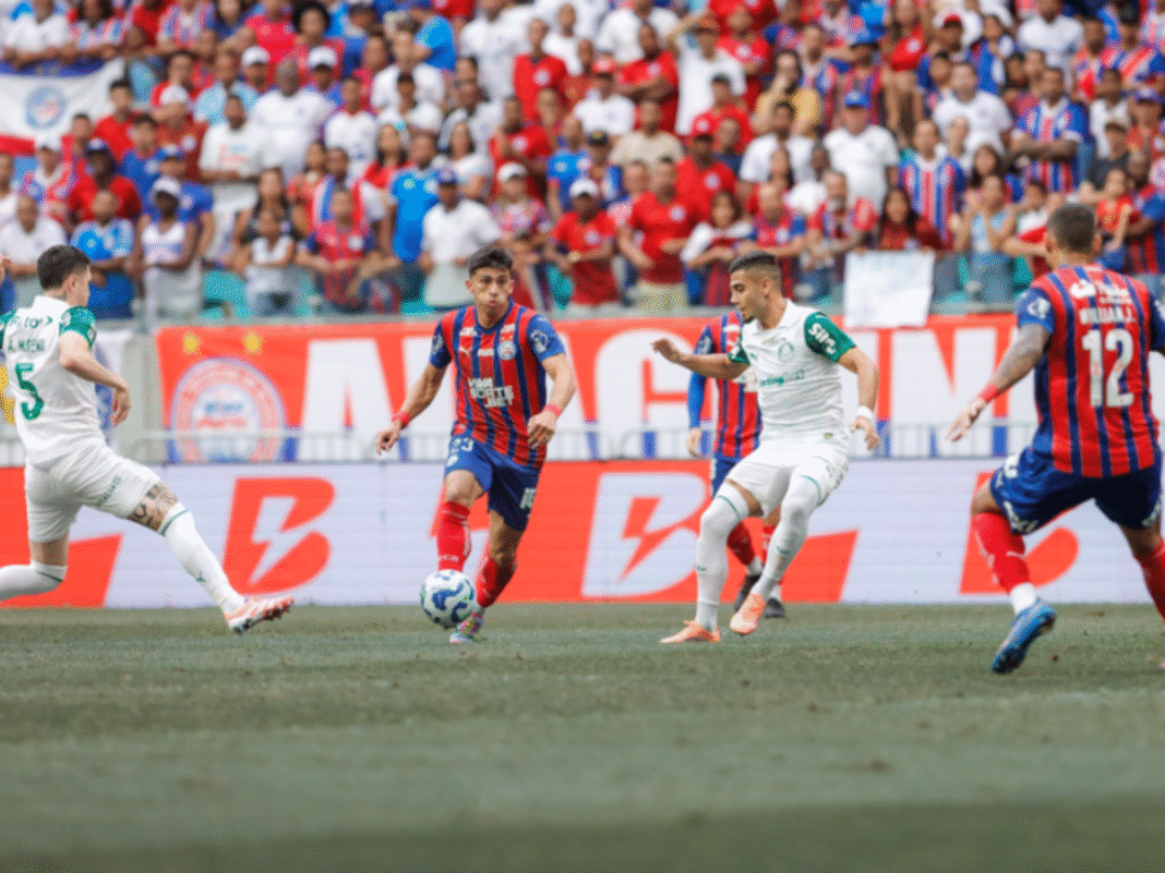 Palmeiras x Bahia: árbitro faz observação sobre a situação do gramado da Fonte Nova