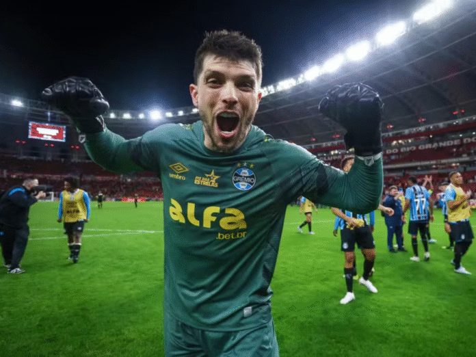 Tiago Volpi (Foto: Lucas Uebel/Grêmio)