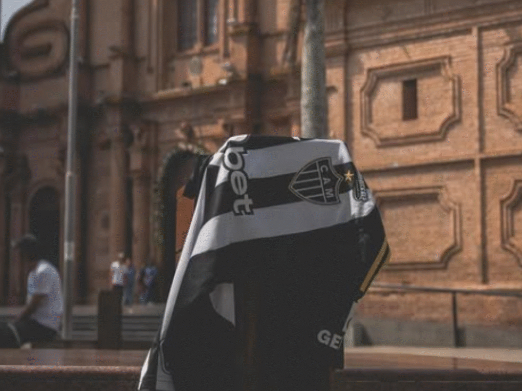 Donos do Atlético-MG marcam reunião importante com o elenco