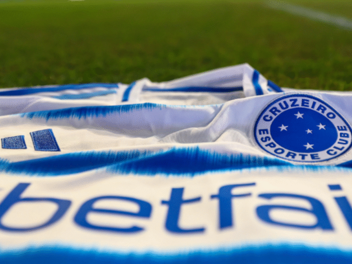 Camisa cruzeiro (Foto: Maurício Simões/Cruzeiro) Camisa cruzeiro (Foto: Maurício Simões/Cruzeiro)