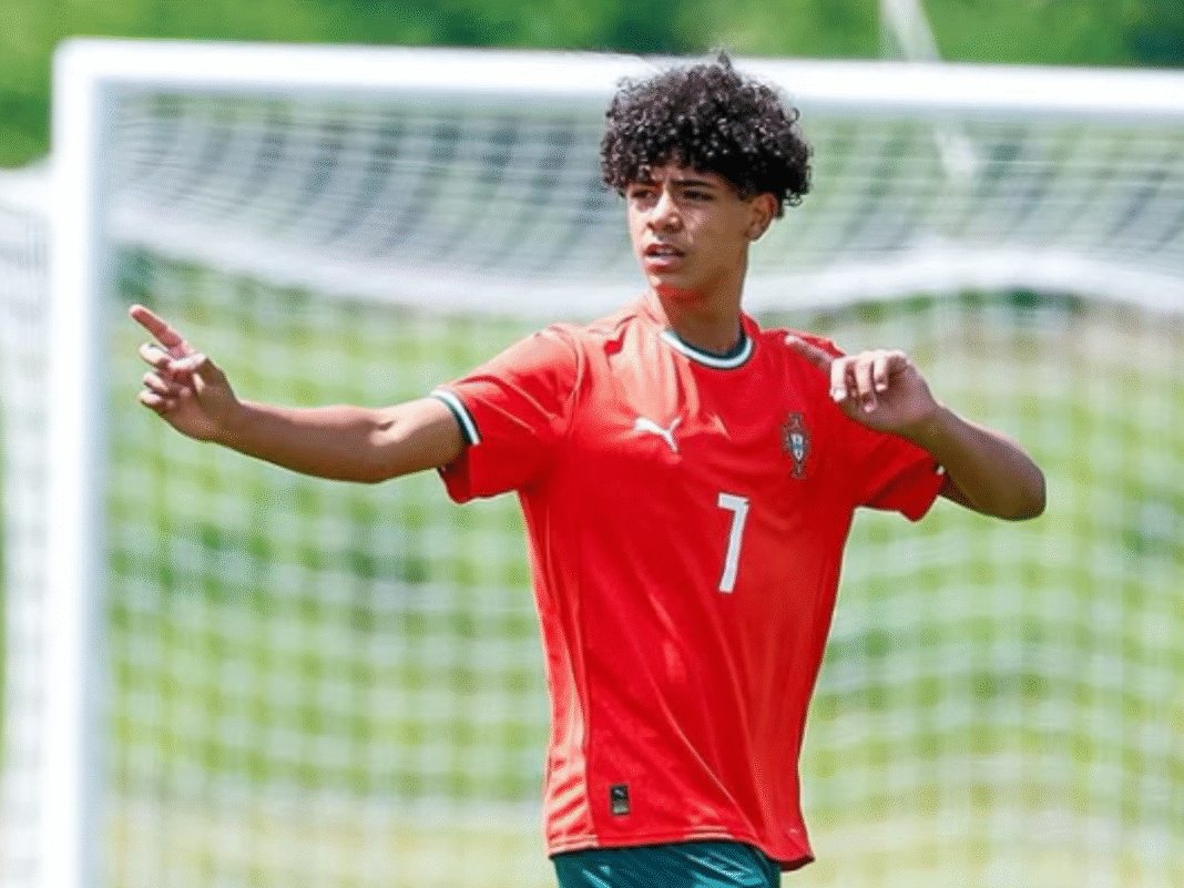 Filho de Cristiano Ronaldo ganha presente milionário