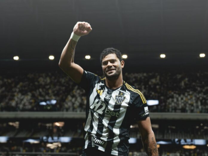 Hulk se reencontra com as redes na Arena MRV