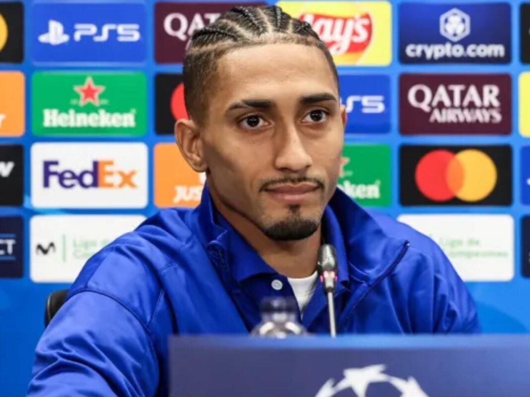 A declaração de Raphinha, do Barcelona, após ficar de fora da seleção do ano