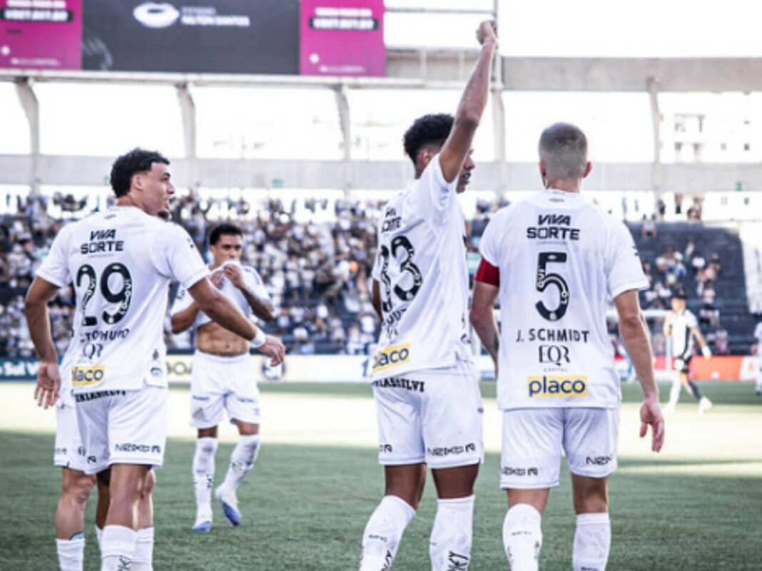Santos x Chapecoense: prováveis escalações e onde assistir