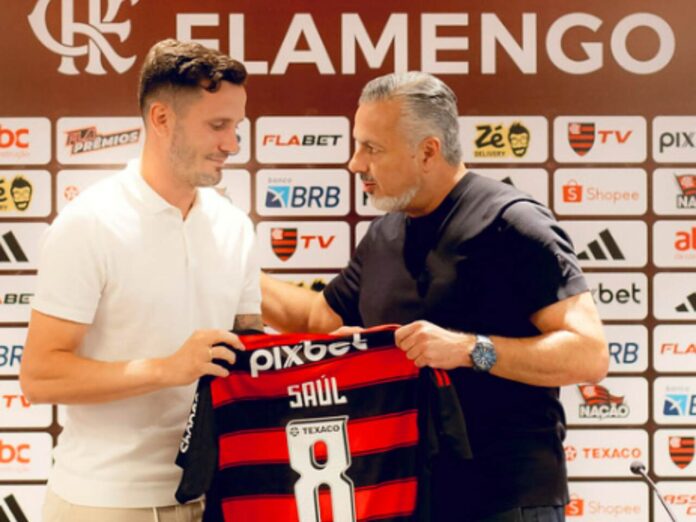 José Boto e Saúl em apresentação no Ninho (Foto: Adriano Fontes/Flamengo)
