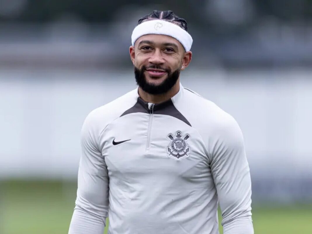Memphis Depay abre jogo sobre renovação com o Corinthians