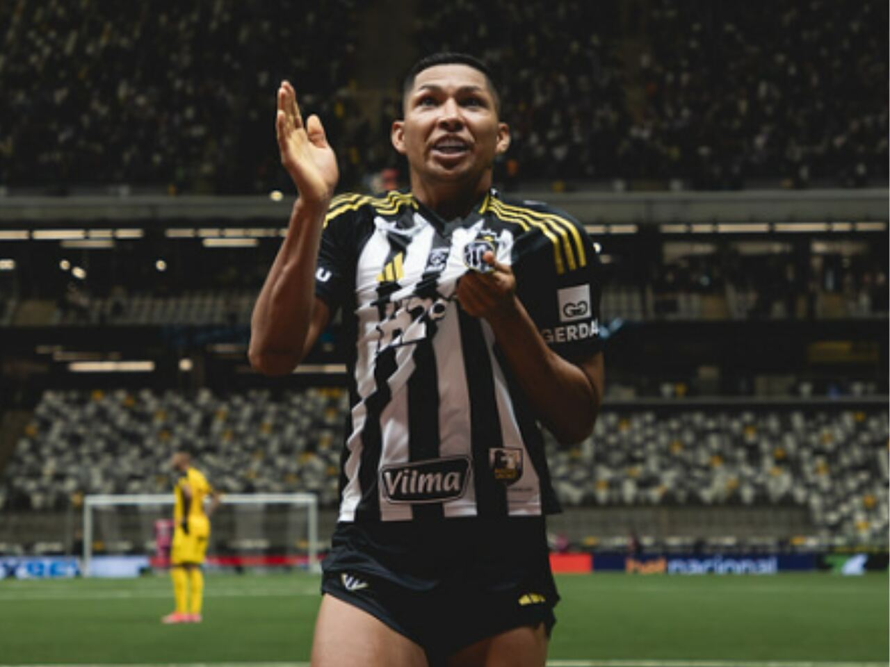 Rony marca em vitória do Atlético (Foto: Pedro Souza/CAM)